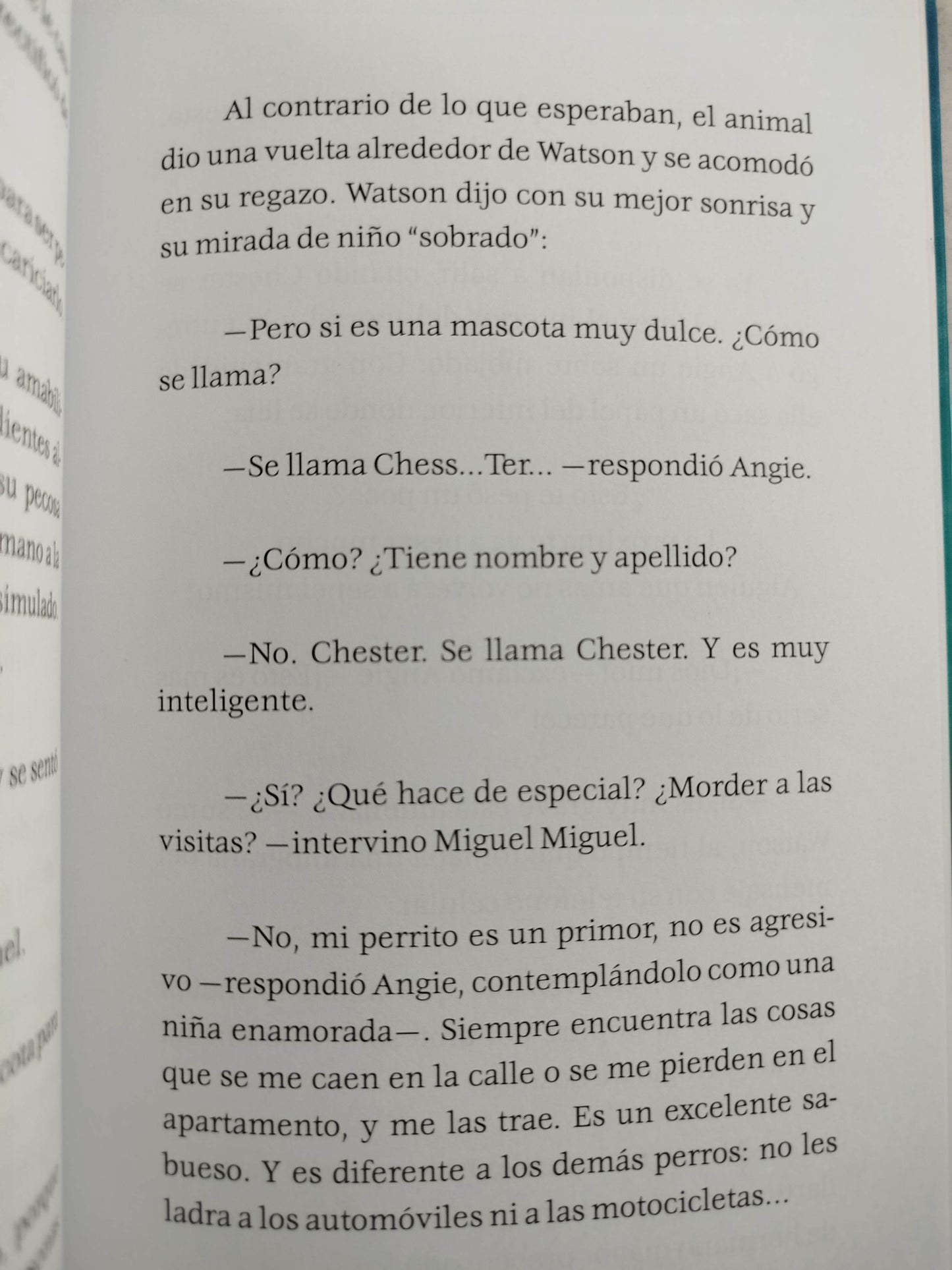 Los enemigos imaginarios de Angie botón by Manuel Iván Urbina Santafé