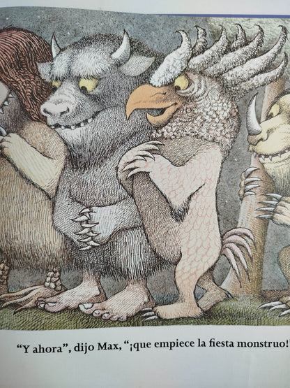 Donde viven los monstruos by Maurice Sendak
