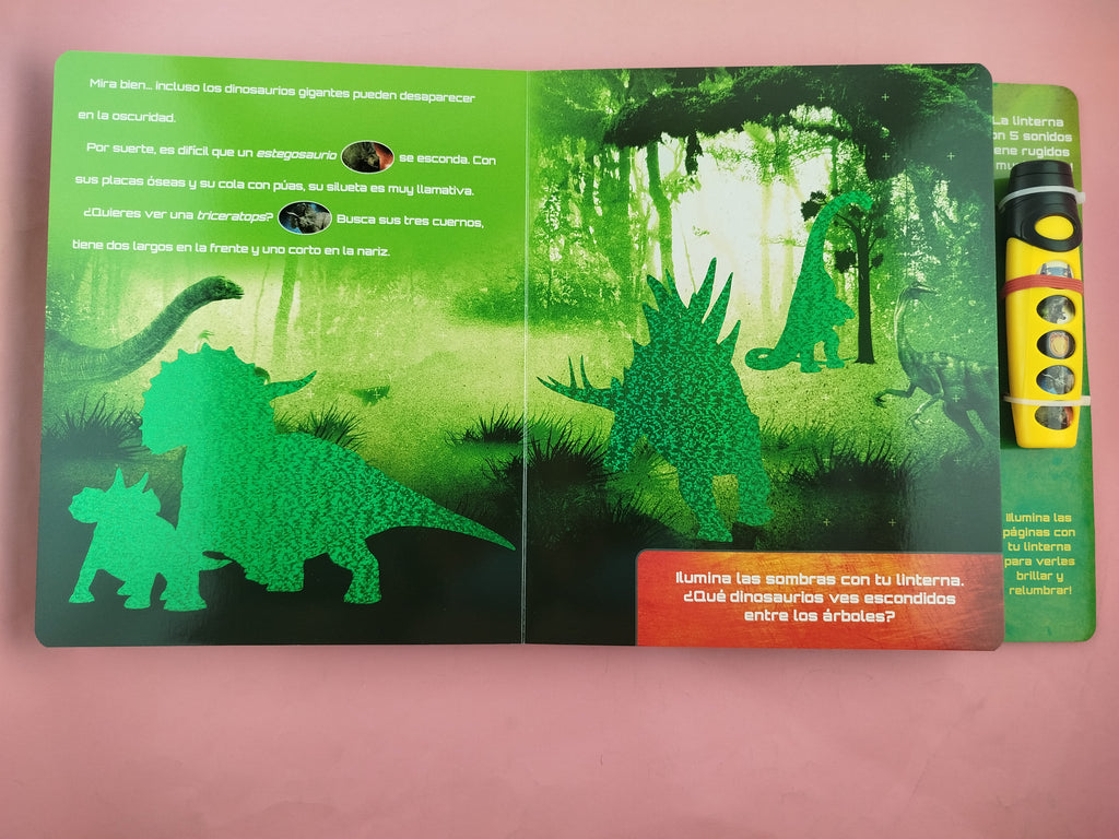 Jurassic World: dinosaurios en la oscuridad by varios Autores