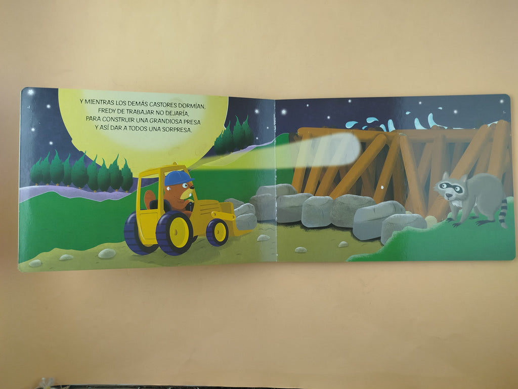 Fredy Construye Algo Sorprendente by varios Autores