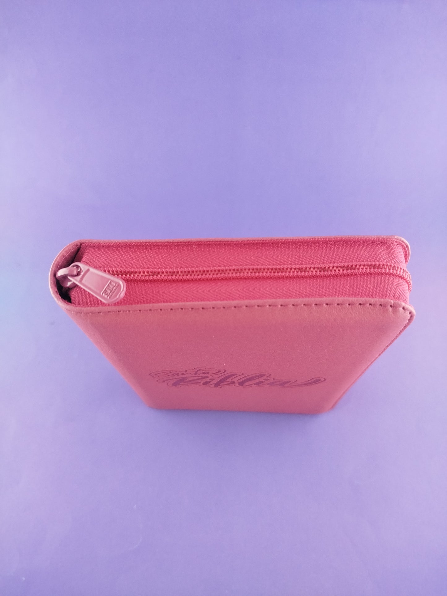 BIiblia rvr 60 fucsia borde blanco mediana