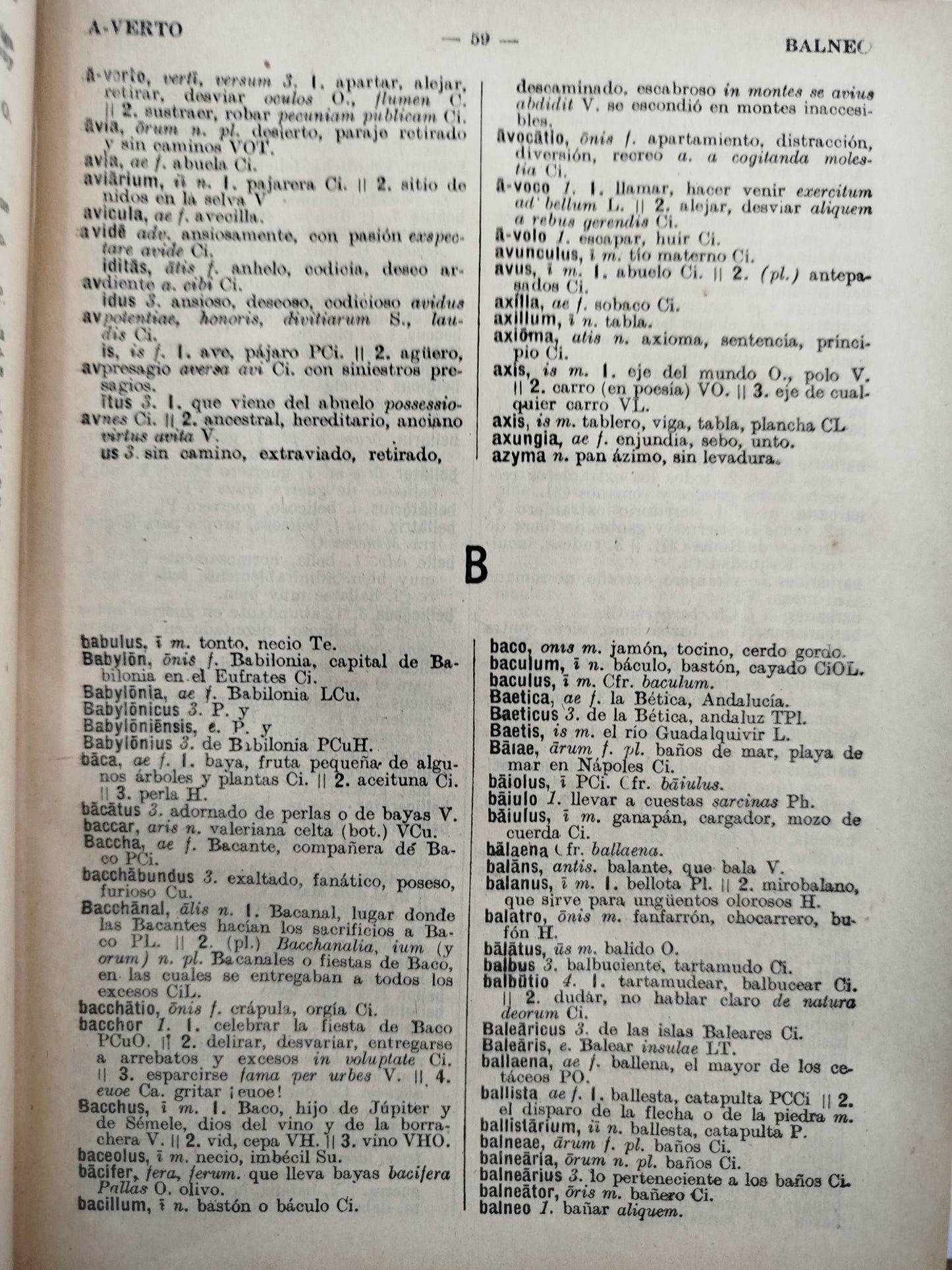 Diccionario manual latino-español y español-latino by Placido Mugica