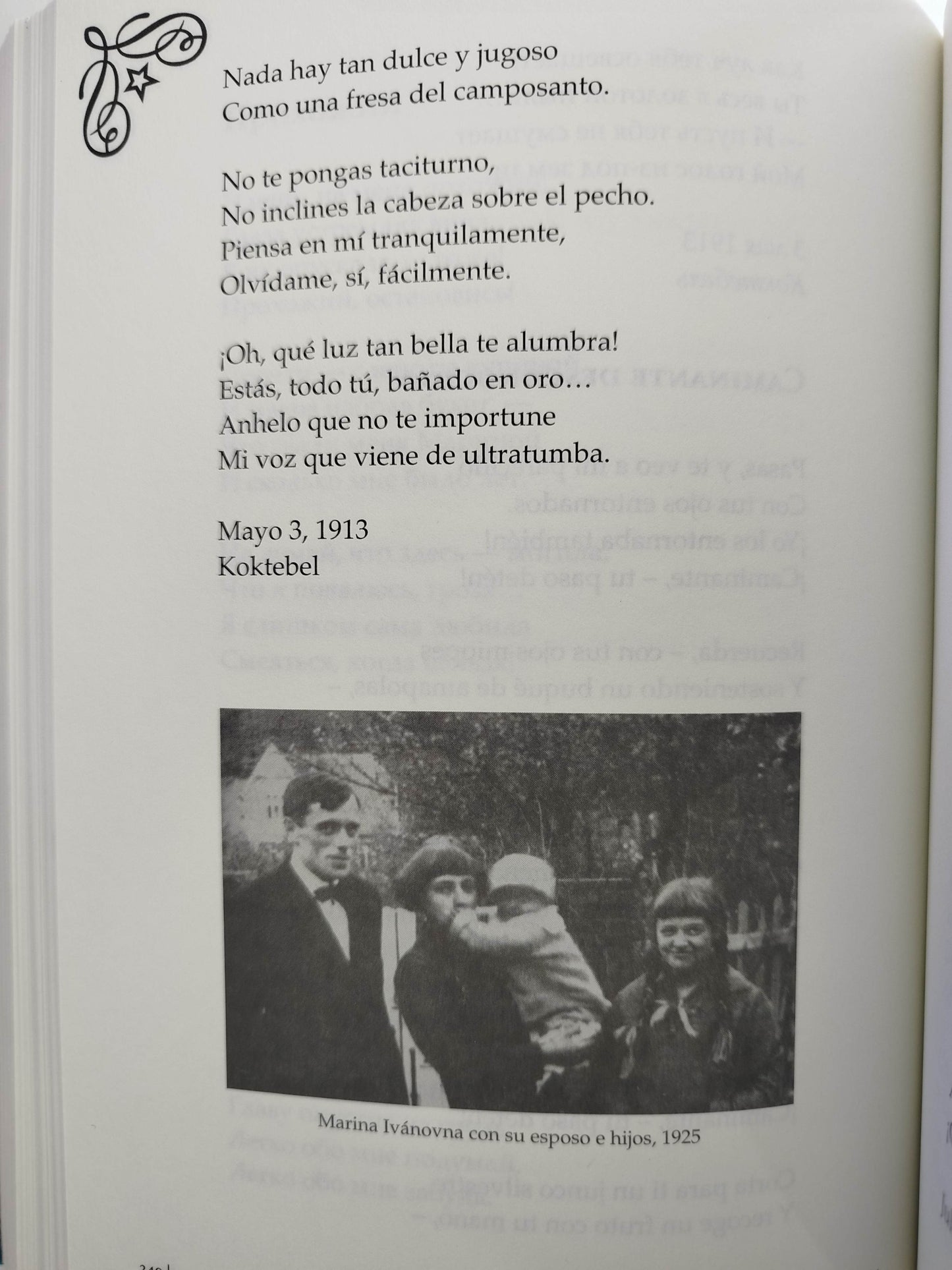Dos Mujeres: una vida dedicada a la poesía by Anna Ajmátova y Marina Tsvetáyeva