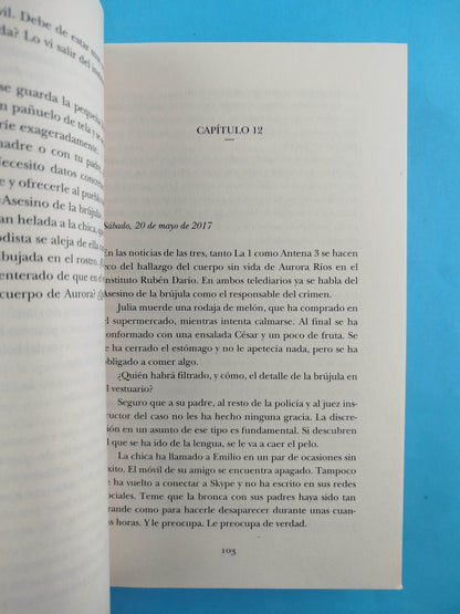 La Chica Invisible by Blue Jeans