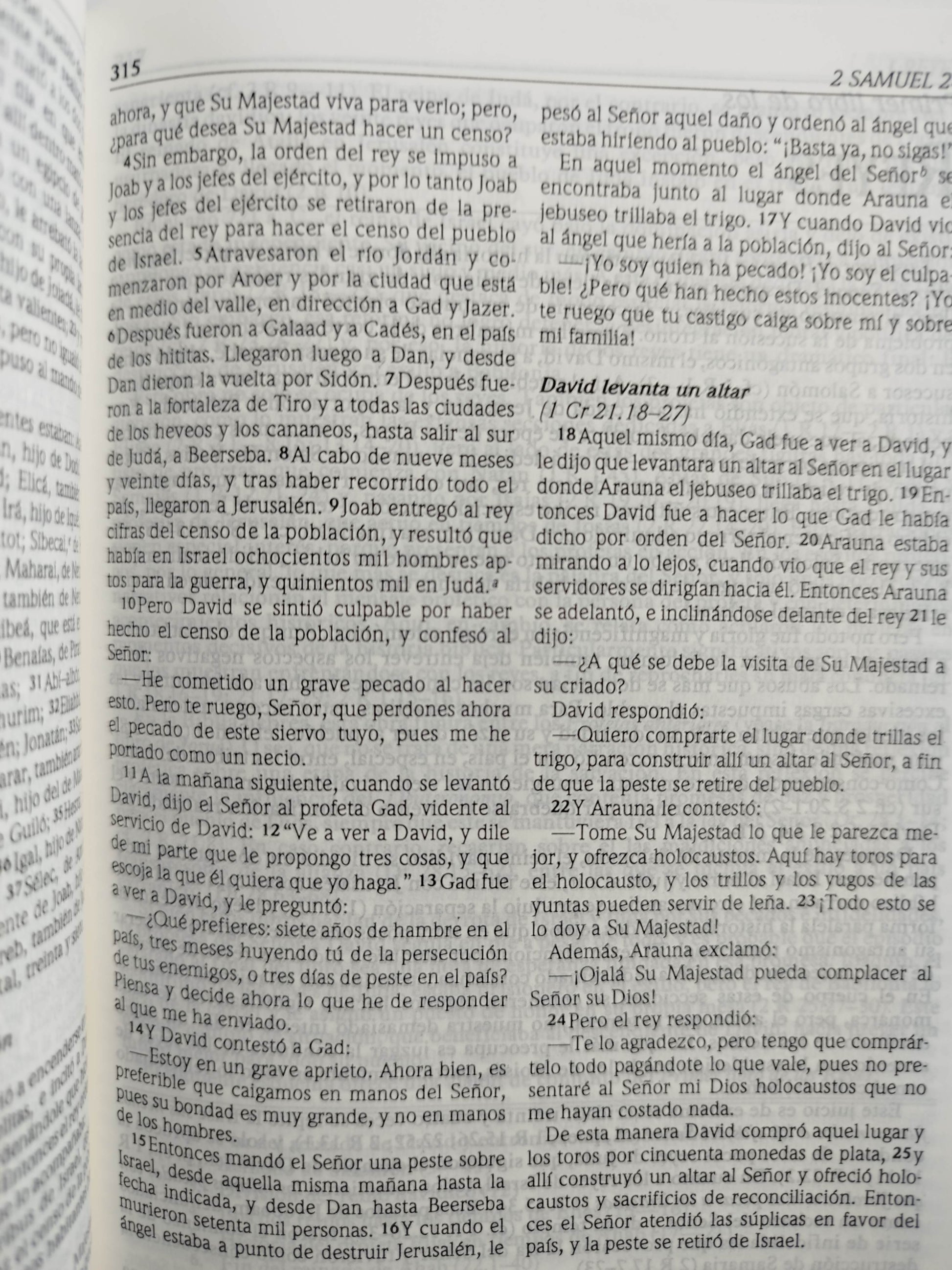 Biblia Dios habla hoy edición interconfesional de referencia by Varios