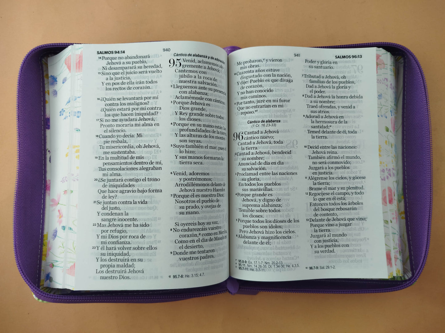 Biblia rvr 1960 colección primaveral letra grande morada con cierre