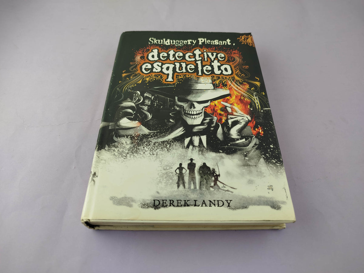 Detective Esqueleto by Derek Landy