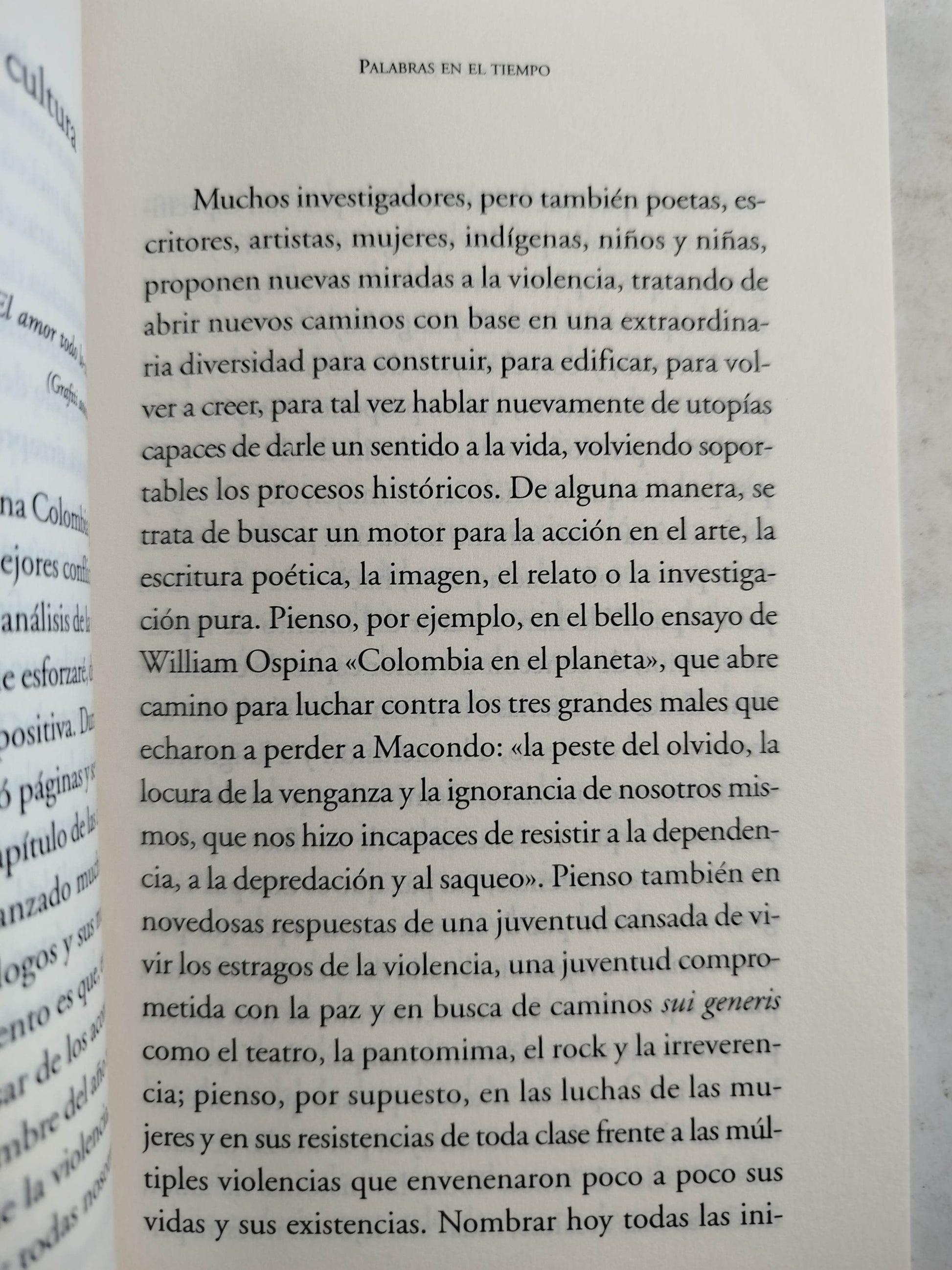 Palabras en el tiempo by Florence Thomas