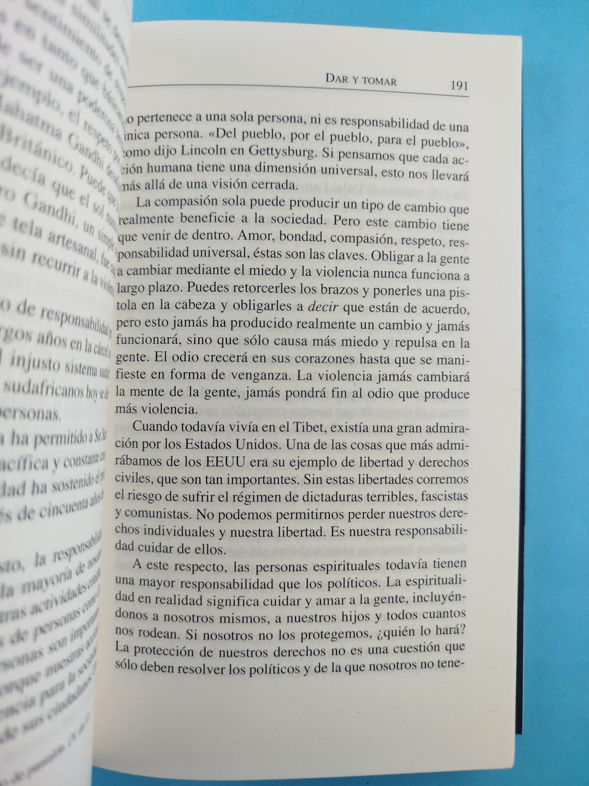 Política con Conciencia: La Alternativa Buddhista Para Hacer del Mundo un Lugar Mejor by Melvin McLeod