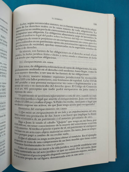 Bienes quinta edición tapa dura by Luis Guillermo Velasquez Jaramillo