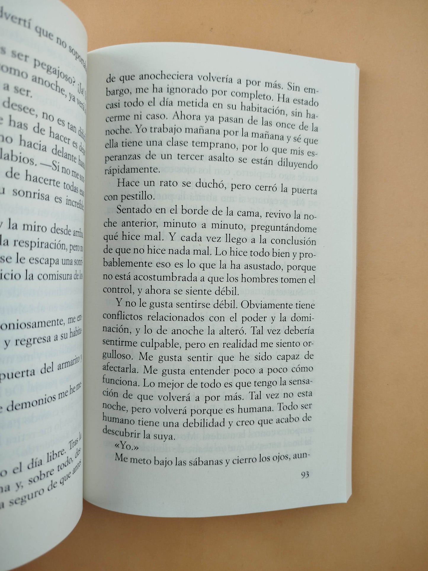 Estuche tal vez by Colleen Hoover