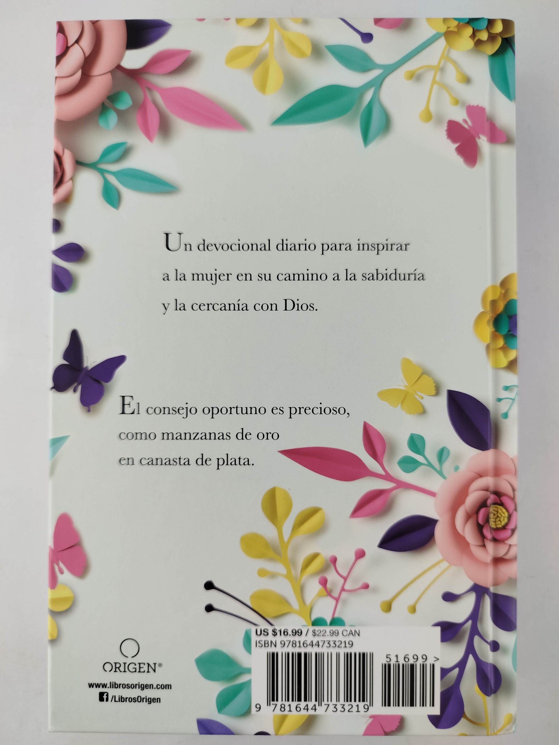 Un año con Dios 365 devocionales para la mujer by Keila Ochoa